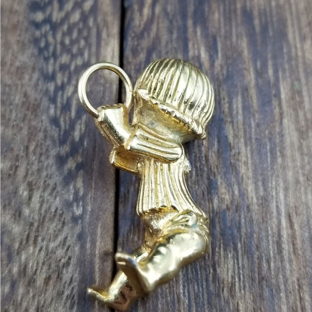 Gold plated cherub boy necklace pendant P205 - Picture 4 of 4